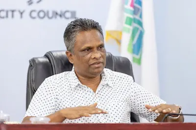 މާލޭގެ ތޮއްޖެހުން މަދުކުރުމަށް މިދަނީ ޕްލޭނެއް އެކުލަވާލަމުން: މޭޔަރު އާޒިމް