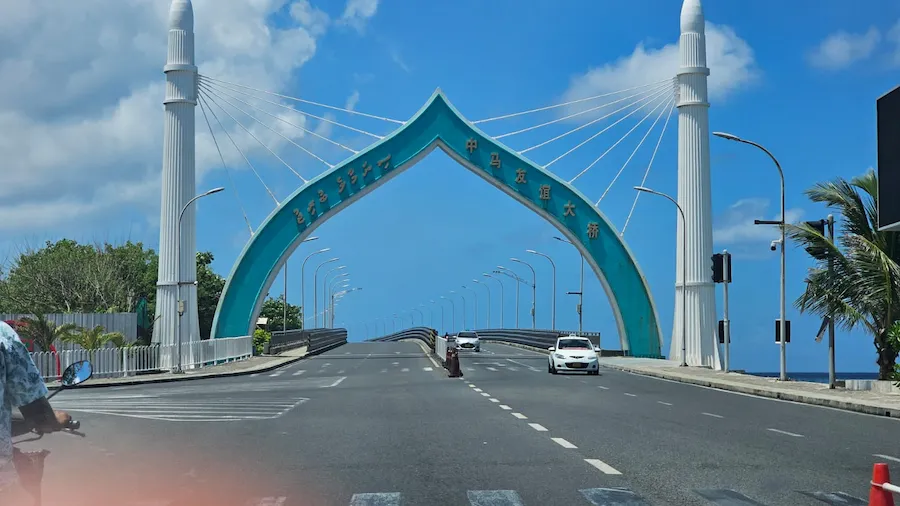 ހަލި މަގުގައި ދެ ސައިކަލު ޖެހި ހިނގި އެކްސިޑެންޓެއްގައި ދެމީހަކަށް އަނިޔާ ވެއްޖެ