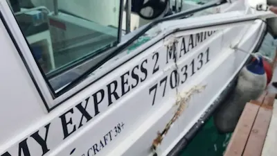 ޓަގަކާއި ލޯންޗެއް ޖެހި އެކްސިޑެންޓެއް ހިނގައި ލޯންޗުގެ ކައްޕި އަށް އަނިޔާވެއްޖެ!