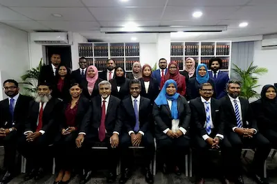 ސުލޫކީ ގަވާއިދާ ހިލާފުވި, ވަކީލުކަން ކުރާ ދެމަފިރިއެއްގެ ވަކީލުކަމުގެ ހުއްދަ ހިފަހައްޓައިފި