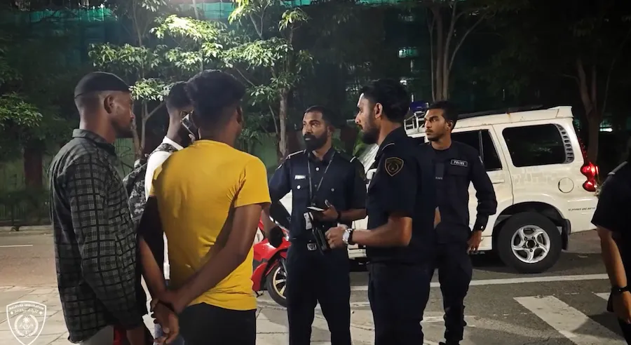 ދެ ތަނެއް ބަލައިފާސް ކޮށް، ސައްހަލިޔުމެއް ނެތް 25 ބިދޭސީއަކު އިމިގްރޭޝަނުގެ ބެލުމުގެ ދަށަށް!
