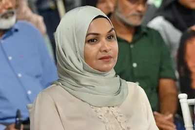 ބްރޯޑްކޮމްގެ އެސްޖީގެ މަގާމުން ޒީނިޔާ ވަކިކޮށްފި