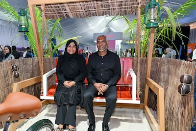ސްޓެލްކޯގެ ސްޓޯލަށް ރައީސްގެ ދެކަނބަލުން ޒިޔާރަތް ކުރެއްވުން; ލިބުނު ‘ޚާއްޞަ ޝަރަފެއް’: ސްޓެލްކޯ