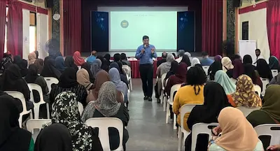 ރައްކާތެރިގޮތުގައި އިންޓަނެޓް ބޭނުންކުރާނެ ގޮތުގެ މައުލޫމާތު ވިލިމާލޭ މުހްޔިއްދީން ސްކޫލުގެ ބެލެނިވެރިންނަށް ދީފި