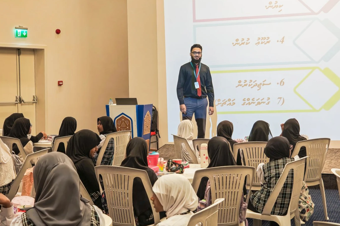 އަޙްމަދިއްޔާ ސްކޫލްގެ ދަރިވަރުންނަށް ނަމާދު ޕްރޮގުރާމެއް!