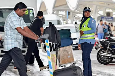 ހައްޖުވެރިން ފުރާ ދުވަސްތަކުގައި ފުލުހުންގެ އިރުޝާދާއެއްގޮތަށް ޢަމަލުކޮށްދެއްވާ: ފުލުހުން