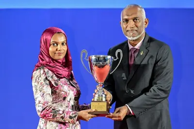 އުފެއްދުންތެރިކަމުގެ މައުރަޒު؛ އެއްވަނަ އައްޑޫއަށް، އަމިއްލަ ފަރުދުންގެ ބައިން އެއްވަނަ ލުޖެއިނަށް