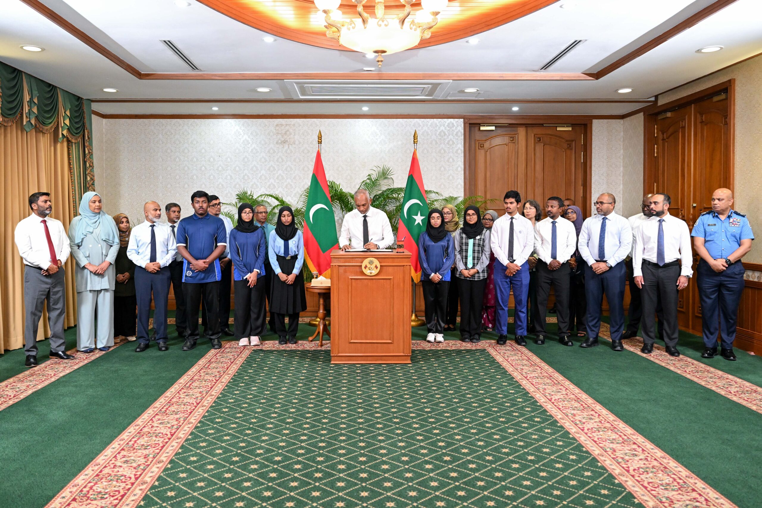 2007 އިން ފެށިގެން އުފަންވާ ކުދިންނަށް ދުންފަތް މަނާކުރާ ބިލް، ރައީސް ތަސްދީޤުކުރައްވައިފި