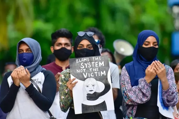 މިއަހަރު އެޕްރީލް މަހު އަންހެނުންނާއި ފިރިހެނުންނަށް ކުރާ އަނިޔާގެ ޖުމްލަ 44 މައްސަލައެއް!