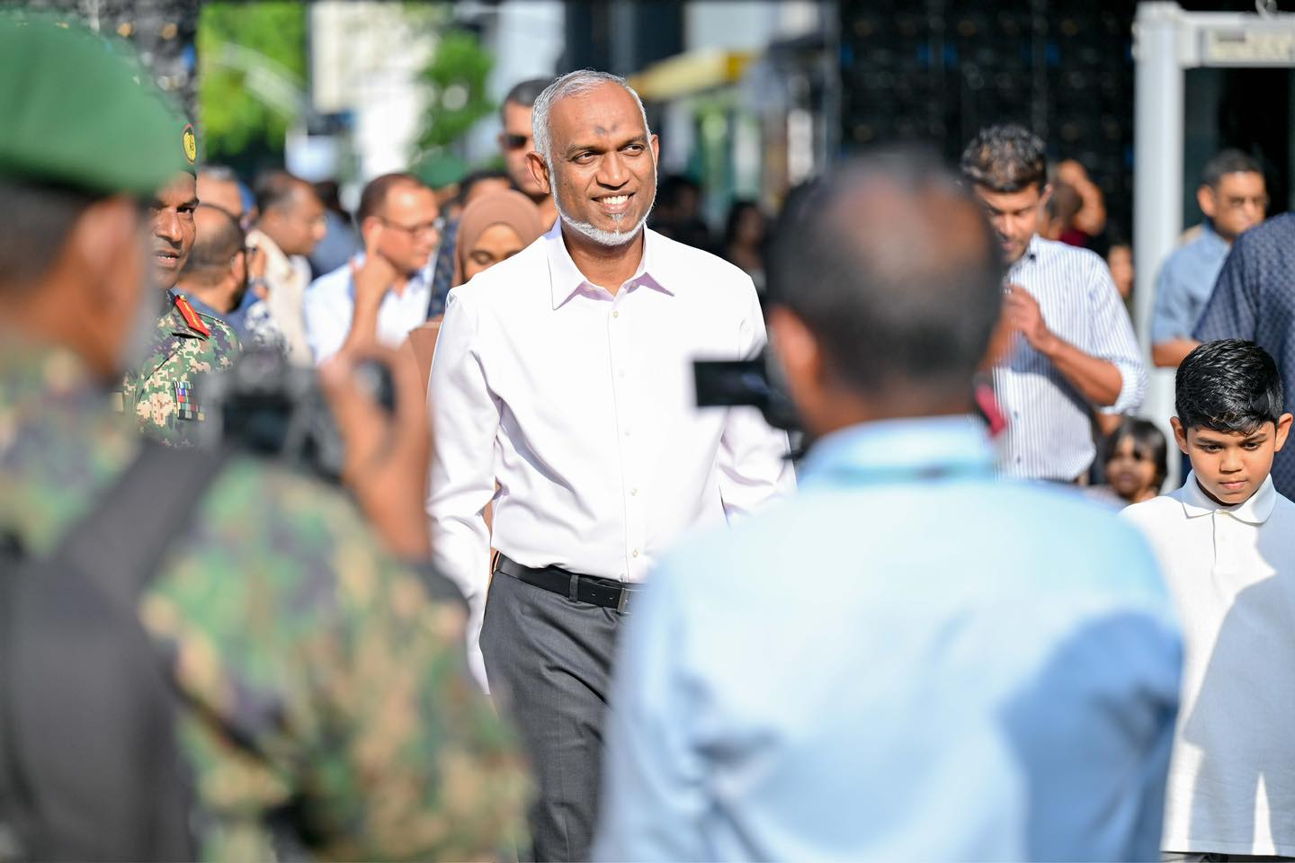 ދުންފަތާ ދެކޮޅަށް ކުރައްވާ މަސައްކަތަށް ޑަބްލިއު.އެޗް.އޯ ގެ ހާއްސަ އެވޯޑެއް ރައީސް ޑރ މުއިއްޒަށް!