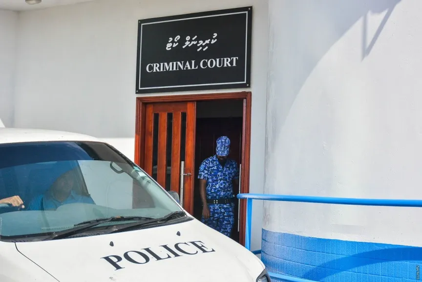 ރޯދަމަހުގެ ދުވާލު މަގުމަތީގައި ކެއި 2 ދިވެހިން ހައްޔަރަށް