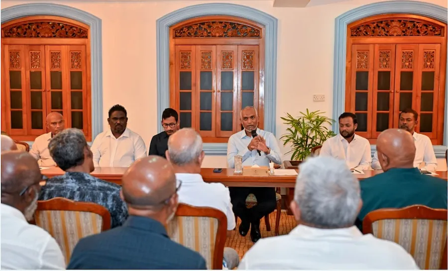 ސިނަމާލެއާ މާލެހިޔާގެ ފްލެޓްތަކުގައި އުޅޭ މީހުންނަށް 1 ލައްކަ ރުފިޔާ ދެއްވުމަށް ރައީސް ނިންމަވައިފި