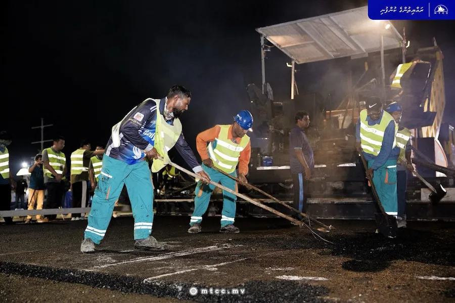 ބޮޑުތަކުރުފާނު މަގު ބާޒާރުމަތީ ސަރަހައްދުގައި ތާރު އަޅަން ފަށައިފި