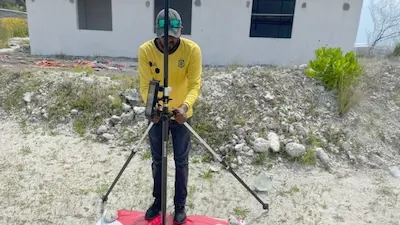 މަޑިފުށީ މަގުހެދުމުގެ މަޝްރޫޢު؛’ މިދިޔަ ސަރުކާރުން އެއްކޮށް ހުއްޓިފަ އޮއްވާ މިސަރުކާރުން ފެށީ. މަސައްކަތް ނުހުއްޓި ކުރިއަށްދާނެ: އާރްޑީސީގެ އެމްޑީ