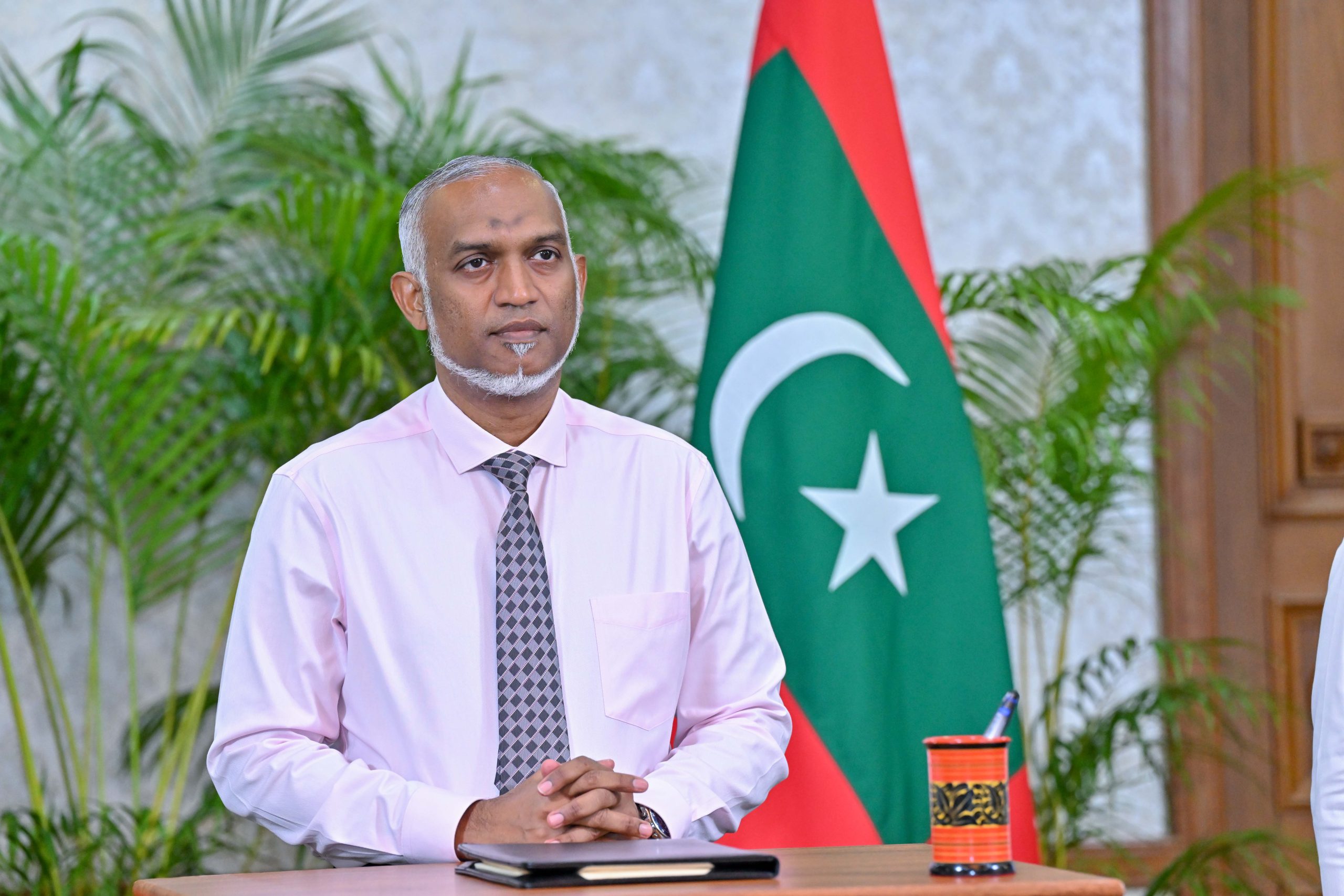 ތައިލޭންޑުގައި ހިނގި ރޭލު އެކްސިޑެންޓާ ގުޅިގެން އެ ގައުމުގެ ބޮޑުވަޒީރަށް ރައީސްގެ ތައުޒިޔާ