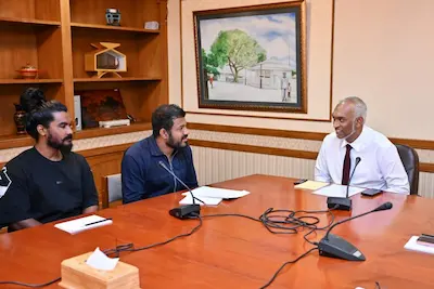 މުދާ އުފުލާ ލޮރީ ޑްރައިވަރުންގެ ކަންބޮޑުވުންތައް އަޑުއައްސަވައި، ހައްލު ހޯއްދަވައި ދެއްވާނެ ކަމުގެ ޔަގީންކަން ރައީސް، ދެއްވައިފި