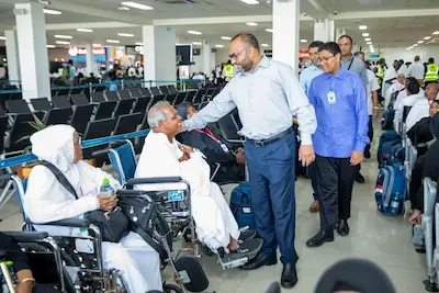 ހާލު ދެރަވެގެން އެނދުމަތިކޮށް ފަރުވާދެމުންދިޔަ އުމްރާވެރިޔާ ރާއްޖެ ގެނެސްފި