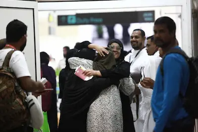ހައްޖު ކޯޕަރޭޝަންގެ ހަވާލުގައި އުމްރާއަށް ދިޔަ މީހުން ރާއްޖެ އަންނަން ފަށައިފި؛ ފުރަތަމަ ގްރޫޕުގައި އައީ 223 މީހުން