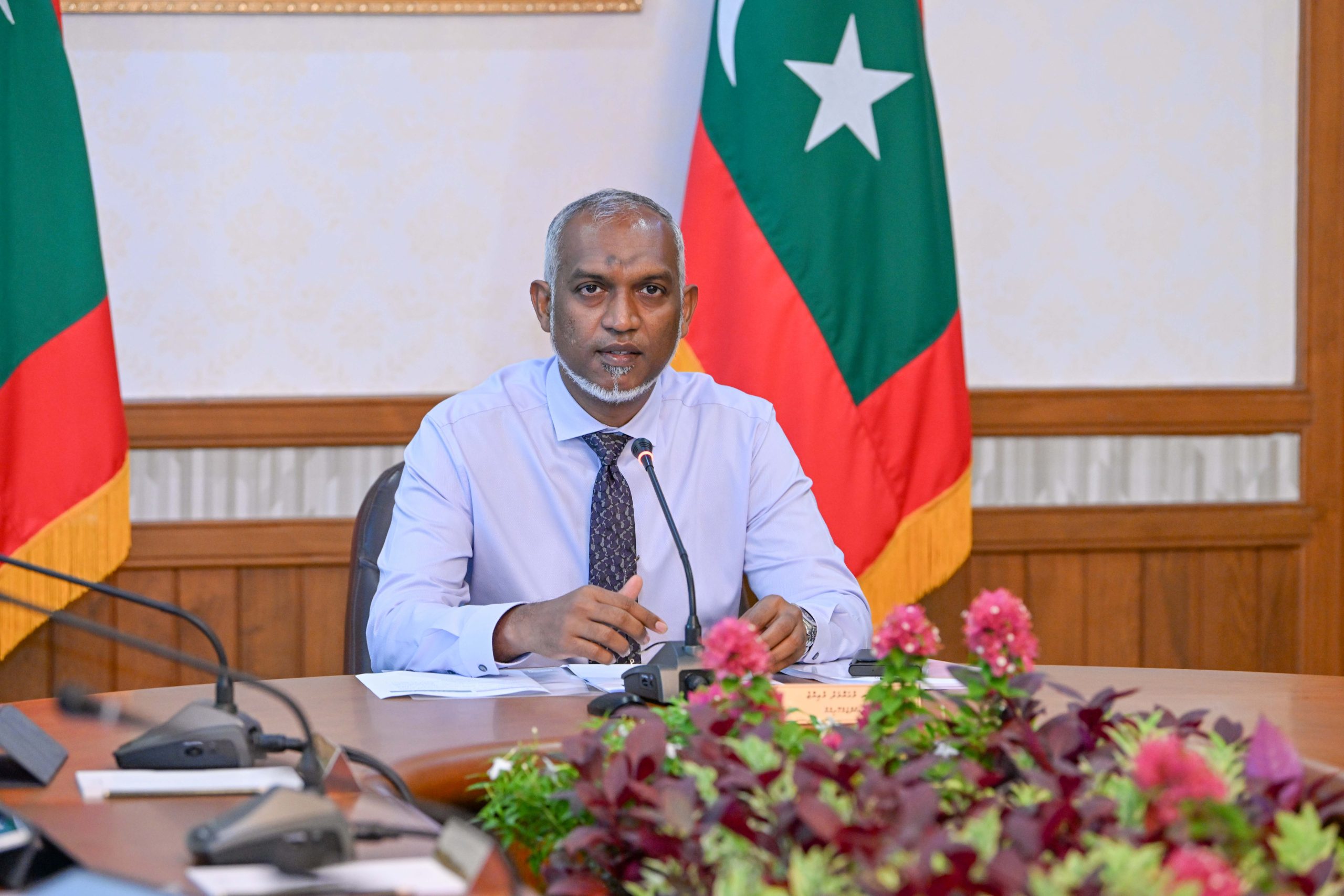 އުމުރުން 75 އަހަރު ވަންދެން ވަޒީފާ އަދާކުރެވޭ ގޮތަށް ގެނައި އިސްލާޙު ރައީސް ތަސްދީޤު ކުރައްވައިފި
