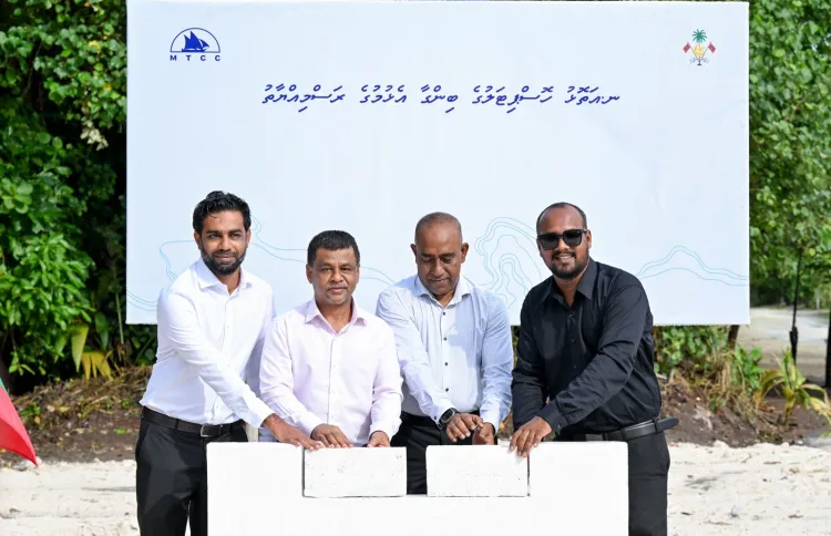 އަތޮޅުތެރޭ 39 ހޮސްޕިޓަލެއްގެ މަސައްކަތް ކުރިއަށް ދާކަމަށް ވަޒީރު ނާޒިމް ވިދާޅުވެއްޖެ