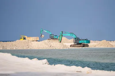 ނަޑެއްލާ ބަނދަރު ތަރައްޤީކުރުމުގެ މަޝްރޫޢުގެ ޢަމަލީ މަސައްކަތް ފަށައިފި