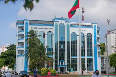 މާލޭގައި ރޭ ހިންގި މާރާމާރީއާ ގުޅިގެން ހައްޔަރުކުރި 3 ބިދޭސީން ޑީޕޯޓު ކޮށްލަނީ