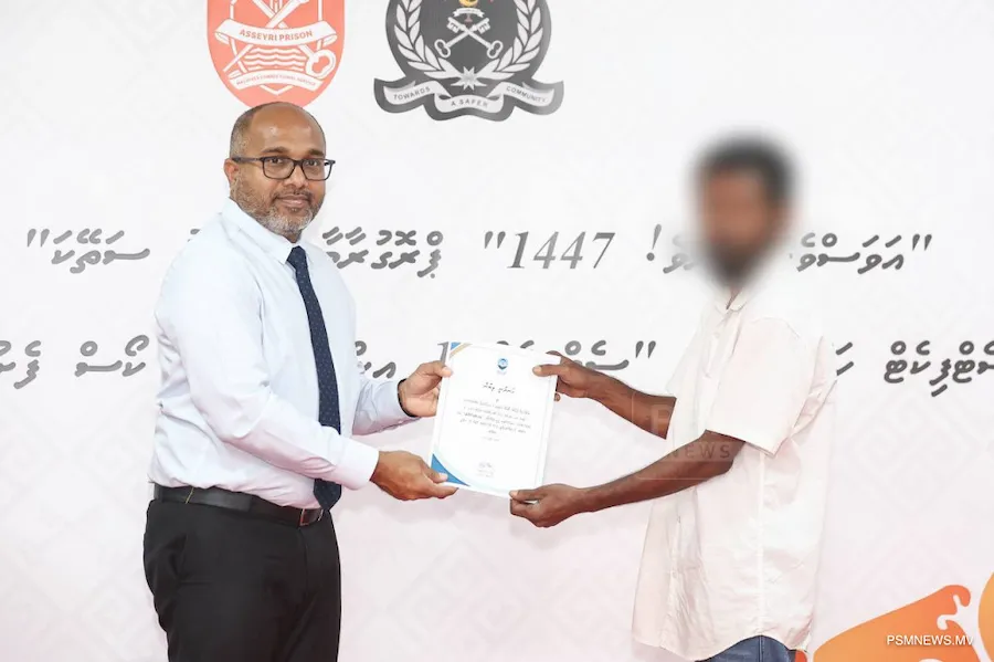 އެހެން ބައެއްގެ ދަށުން މަސައްކަތް ކުރުމުގެ ބަދަލުގައި، އަމިއްލަ ކުންފުނިތަައް ހިންގޭ ފެންވަރަށް ގައިދީން ތަމްރީނު ކުރަން ޖެހޭ