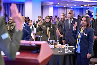 ޤައުމީ ފެންވަރުގައި ފާހަގަކުރި ފުރަތަމަ ގަރލްގައިޑް ދުވަހުގެ ރަސްމިއްޔާތު ރައީސްގެ ދެކަނބަލުން ޝަރަފުވެރި ކޮށްދެއްވައިފި