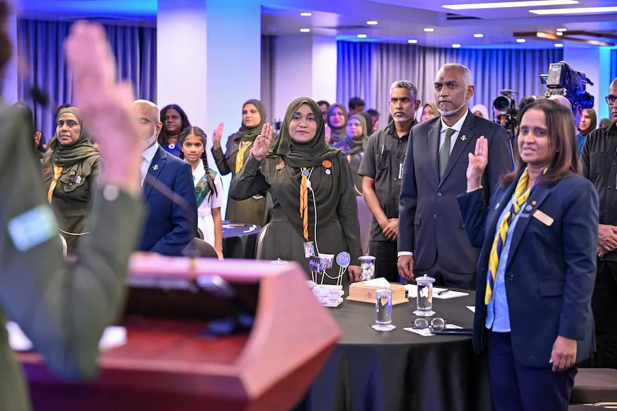 ޤައުމީ ފެންވަރުގައި ފާހަގަކުރި ފުރަތަމަ ގަރލްގައިޑް ދުވަހުގެ ރަސްމިއްޔާތު ރައީސްގެ ދެކަނބަލުން ޝަރަފުވެރި ކޮށްދެއްވައިފި