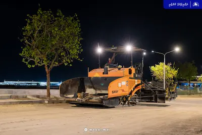ބޮޑުތަކުރުފާނު މަގު ތަރައްޤީކުރުން: ޝީޓްޕައިލް މަސައްކަތް ނިމި، އަންގާރަ ދުވަހު ތާރު އަޅަން ފަށަނީ