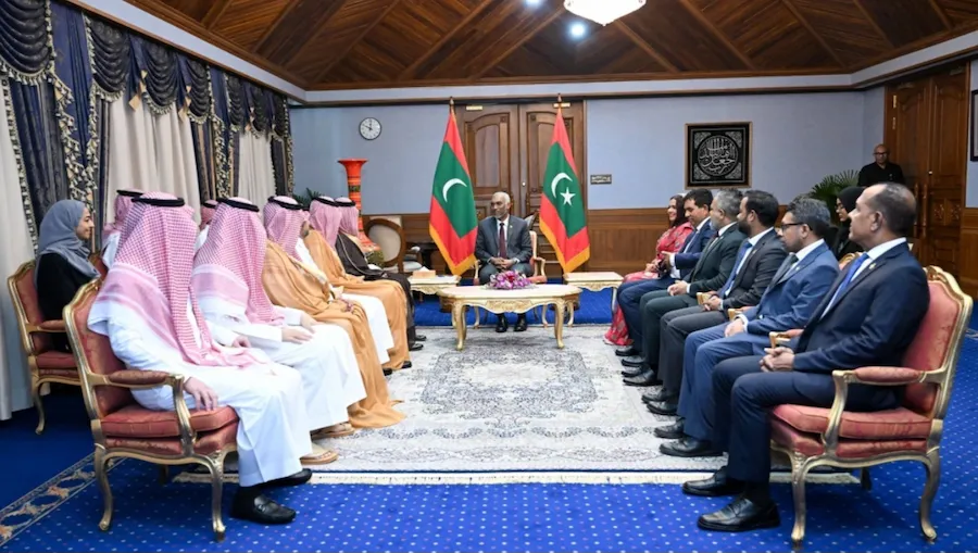 ސަޢުދީ ޢަރަބިއްޔާގެ ޚާއްޞަ ވަފުދެއް ރައީސްގެ އަރިހަށް އިޙުތިރާމުގެ ޒިޔާރަތެއް ކުރައްވައިފި