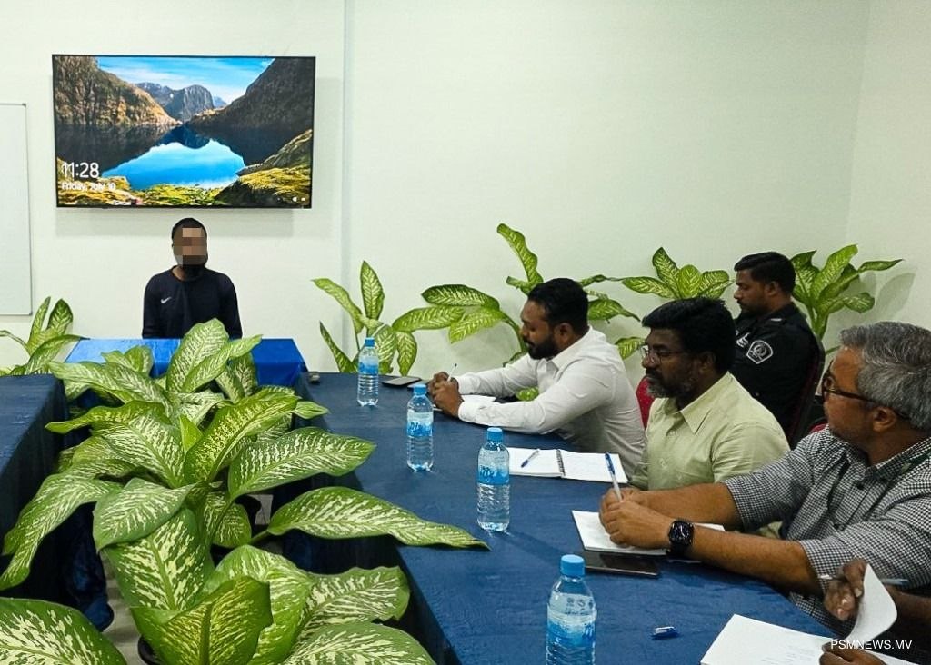 ޕެރޯލް އަވަސްކުރުމަށް ޝަރުތުހަމަވެފައިވާ ގިނަ އަދަދެއްގެ ގައިދީންނާ އިންޓަވިއުކޮށްފި