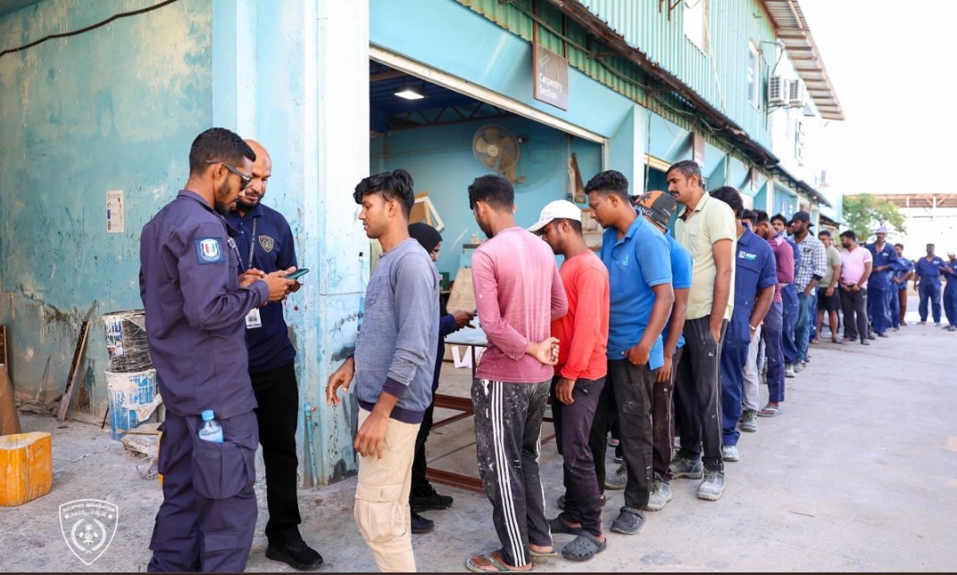 ތިލަފުށީގައި ހިންގި ޚާއްސަ ރެއިޑެއްގައި 32 ބިދޭސީއަކު އިމިގްރޭޝަންގެ ބެލުމުގެ ދަށަށް