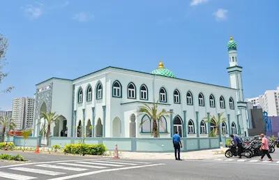 ހުޅުމާލޭގެ ވަގުތީ މިސްކިތްތައް އުވާލައި، ދާއިމީ މިސްކިތްތައް މިއަހަރު ނިންމަނީ